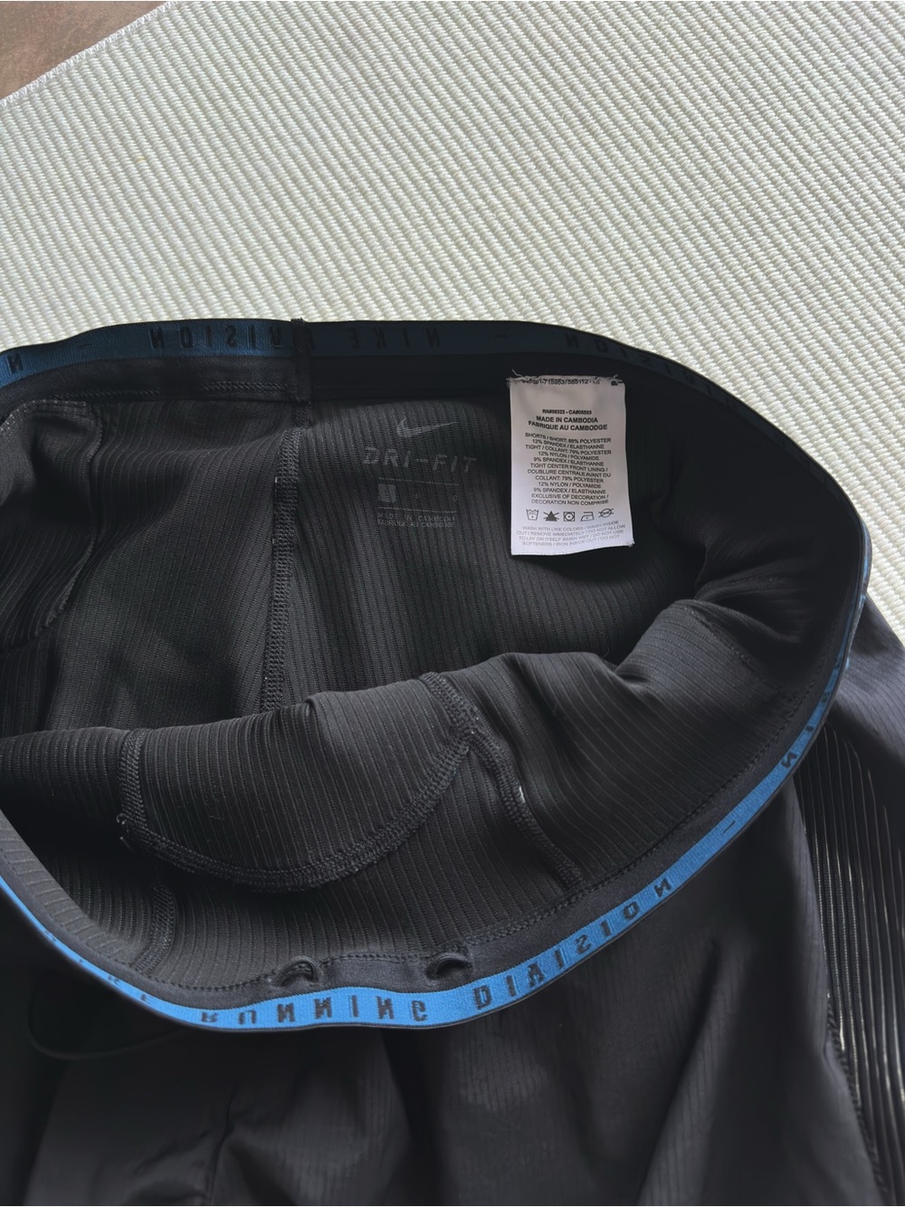 Nike Run Division Hybrid Black/Navy 2-in-1 Running Tights & Shorts - Picture 4 of 10
